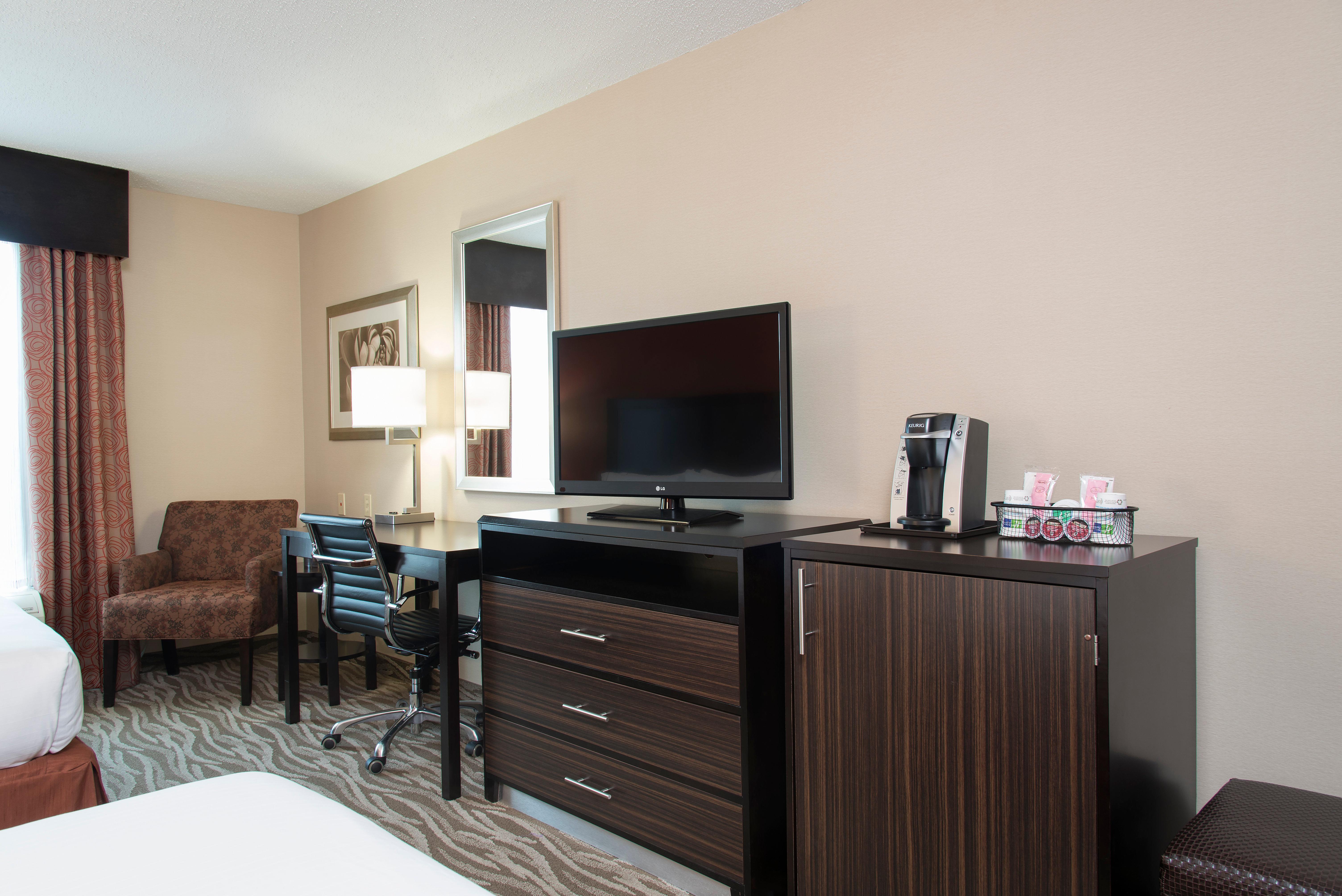 Holiday Inn Express Hotel & Suites Grand Rapids-North By Ihg Walker Exterior photo