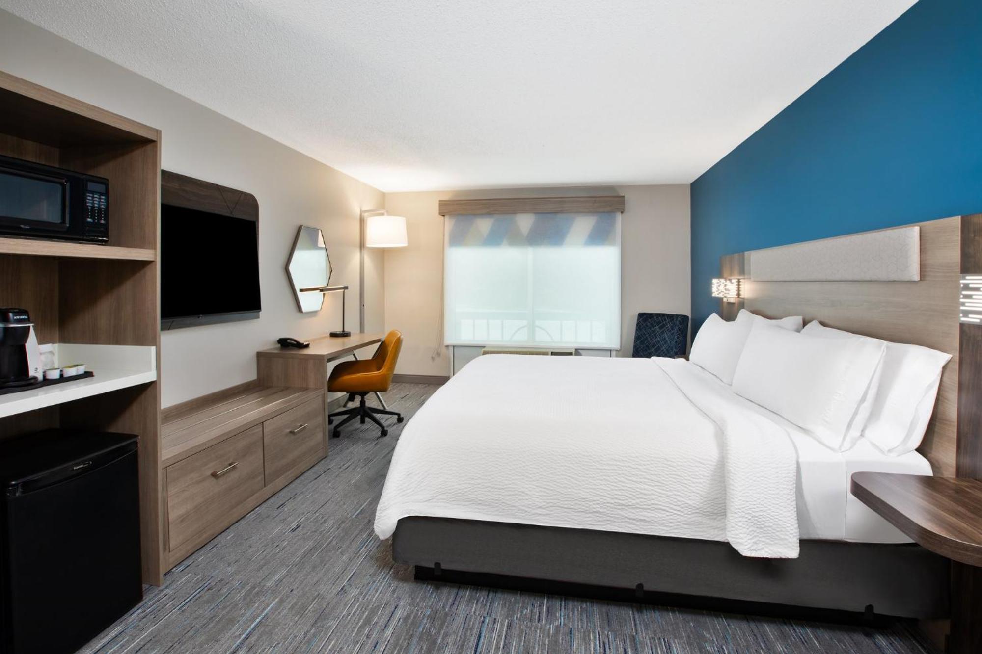 Holiday Inn Express Hotel & Suites Grand Rapids-North By Ihg Walker Exterior photo