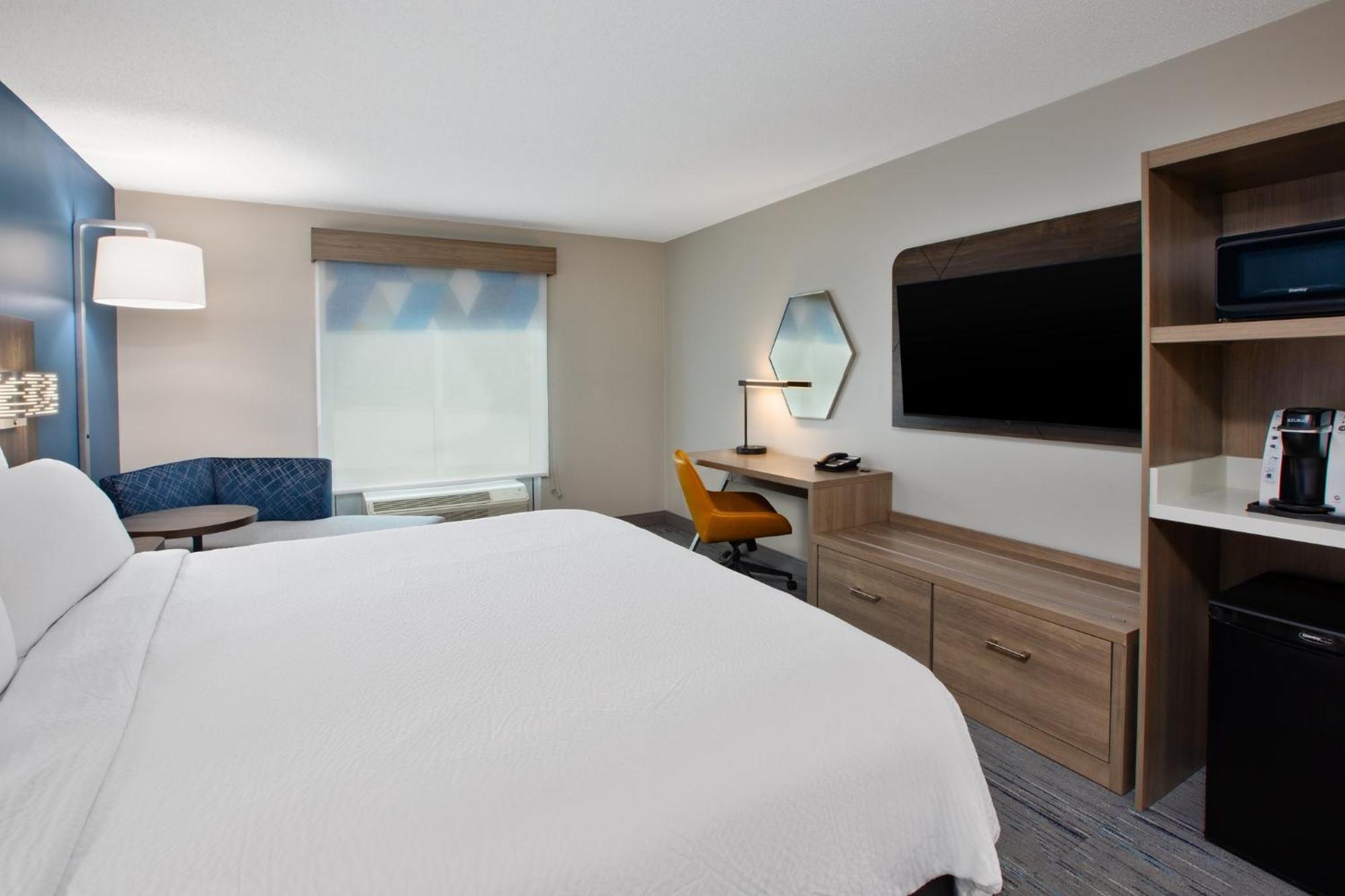 Holiday Inn Express Hotel & Suites Grand Rapids-North By Ihg Walker Exterior photo