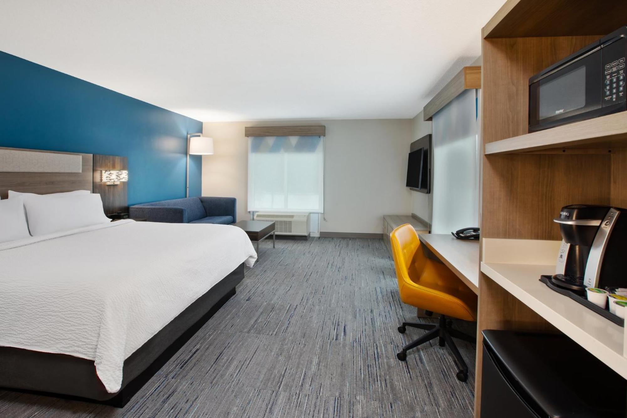 Holiday Inn Express Hotel & Suites Grand Rapids-North By Ihg Walker Exterior photo