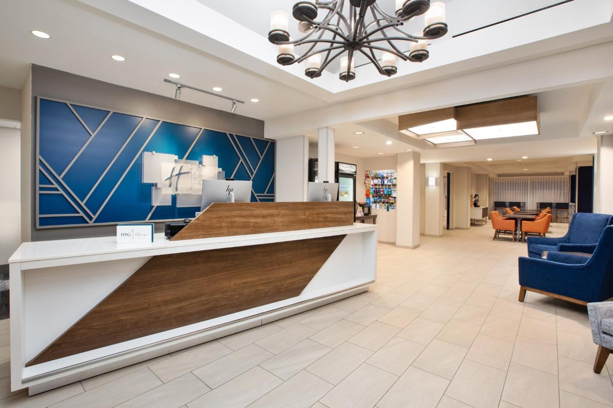 Holiday Inn Express Hotel & Suites Grand Rapids-North By Ihg Walker Exterior photo