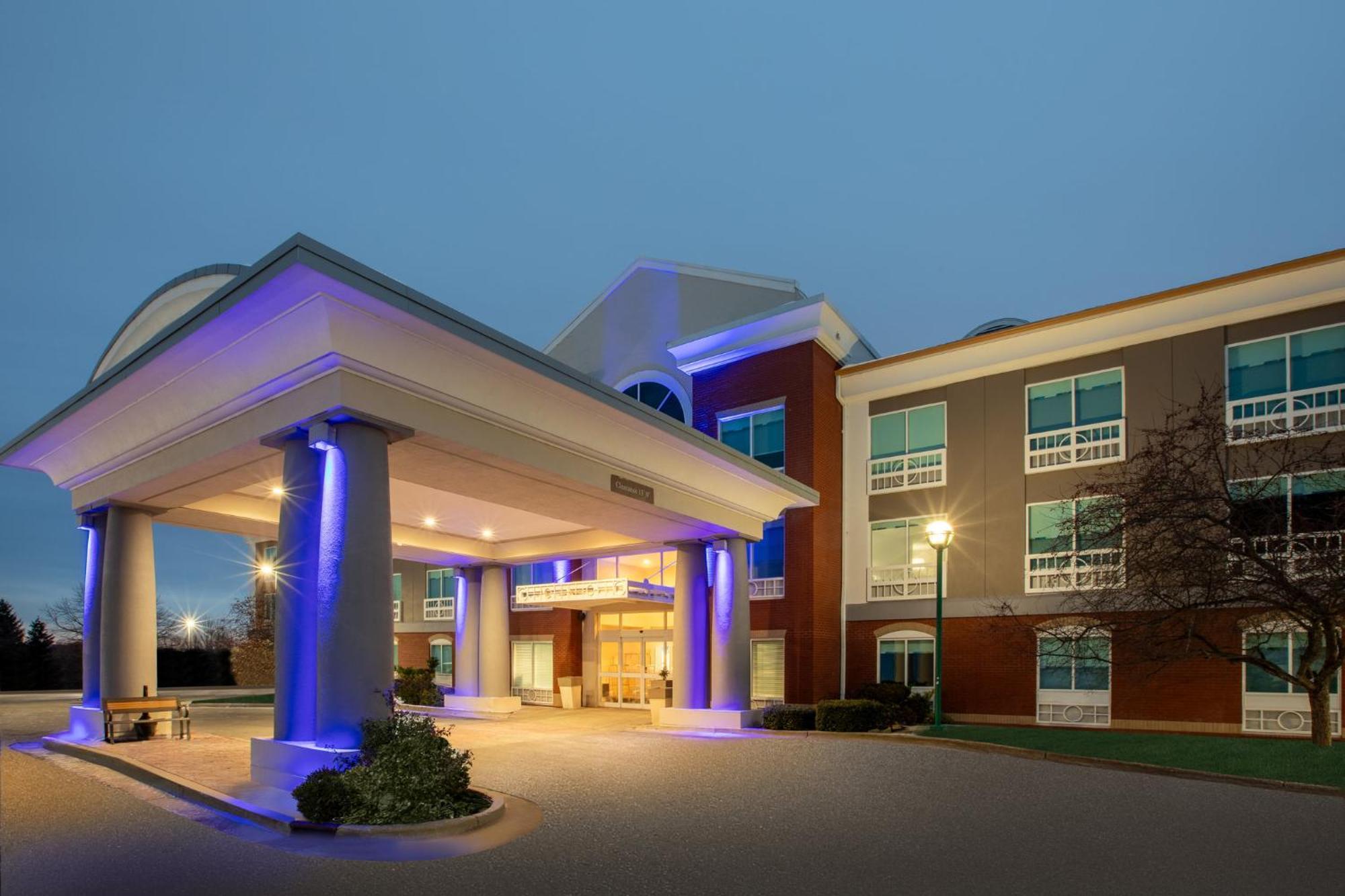 Holiday Inn Express Hotel & Suites Grand Rapids-North By Ihg Walker Exterior photo