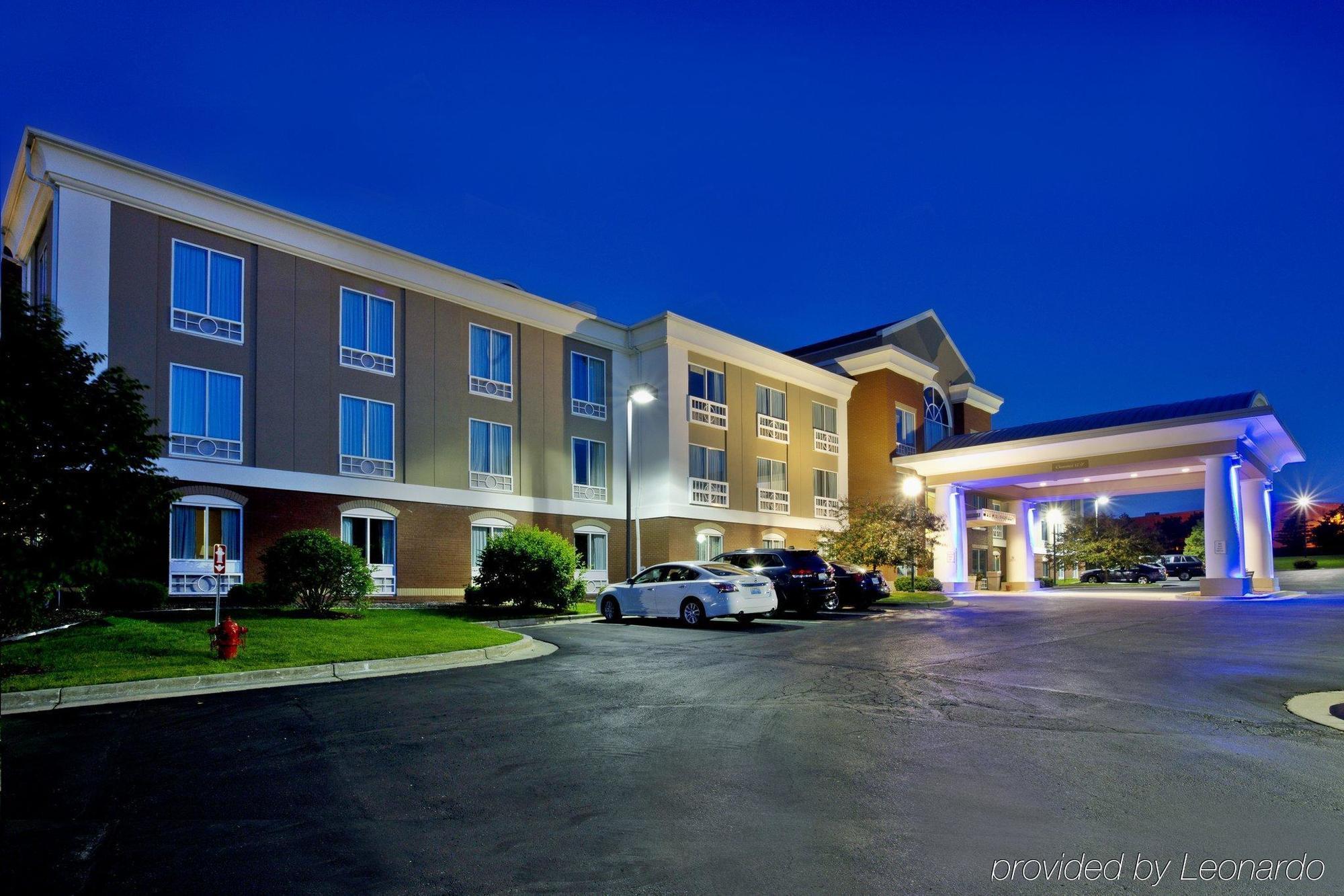 Holiday Inn Express Hotel & Suites Grand Rapids-North By Ihg Walker Exterior photo