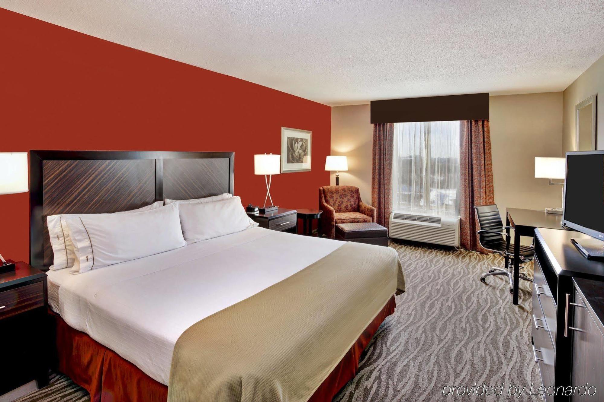 Holiday Inn Express Hotel & Suites Grand Rapids-North By Ihg Walker Exterior photo